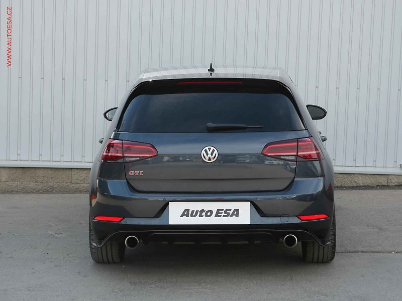 Volkswagen Golf (2017) 2.0 TSi, GTi, DSG - fotka 5 z 26