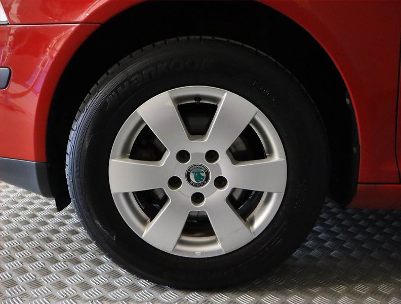 Škoda Octavia (2012) 1.6 - fotka 15 z 17