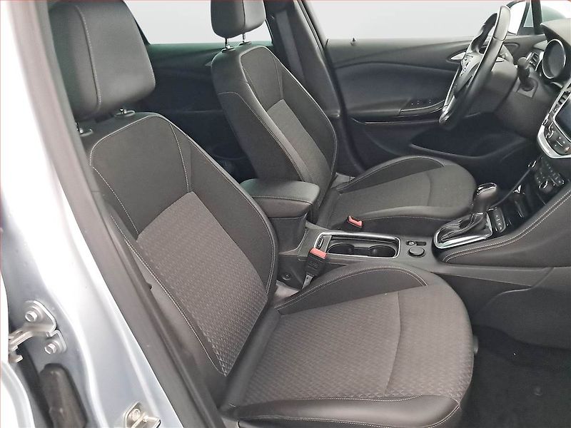 Opel Astra (2016) 1.4 T, Automat, Navi, Xenony - fotka 9 z 18