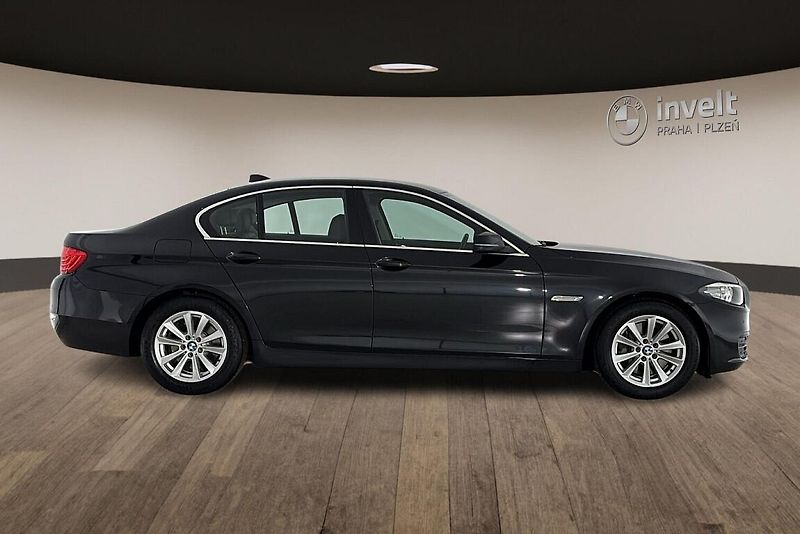 BMW Řada 5 řady 5 | 525 xDrive - fotka 2 z 22