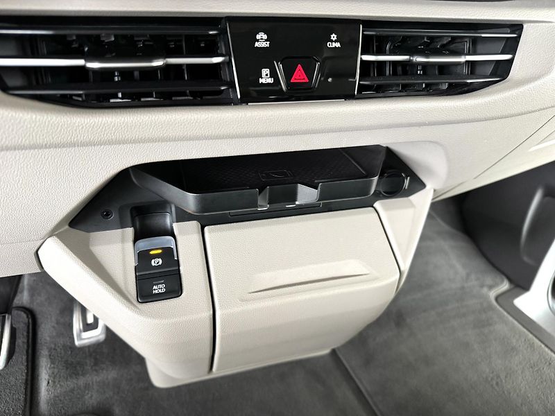 Volkswagen Multivan 2,0TDI DSG L2*STYLE*El.Dveře - fotka 36 z 50