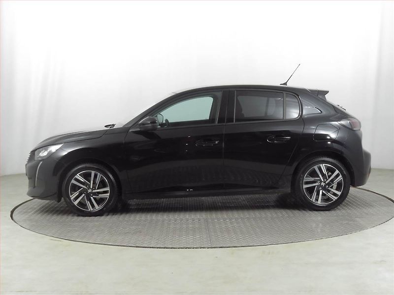Peugeot 208 (2022) Allure 1.2 PureTech - fotka 3 z 18
