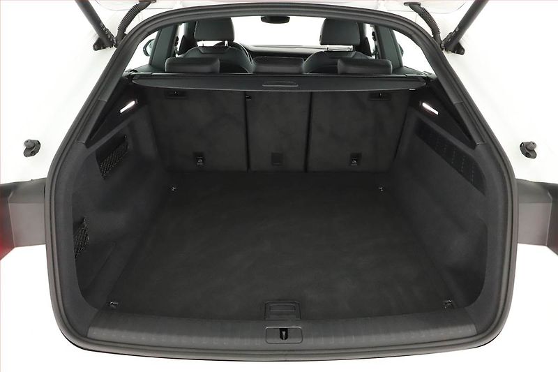 Audi Q8 (2023) 55 TFSI - fotka 19 z 20