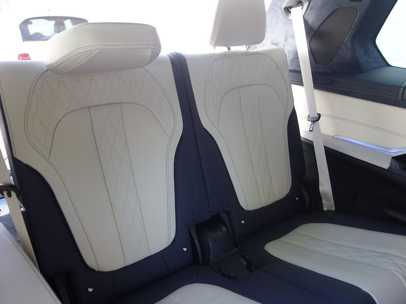BMW X7 (2022) 4.0d*XD*M-PAKET*24000KM*TOP*CZ - fotka 47 z 50