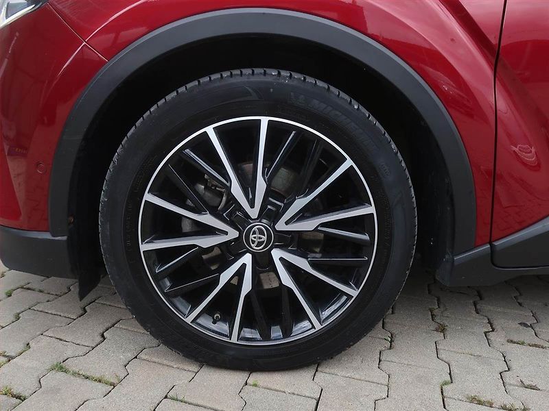 Toyota C-HR (2018) 1.8 Hybrid - fotka 14 z 16