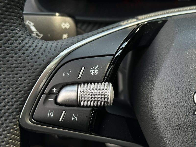 Škoda Kamiq 1.0TSi Monte Carlo 116PS Matri - fotka 20 z 44