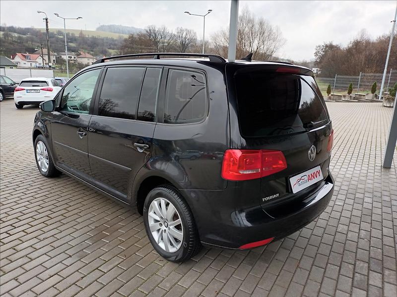 Volkswagen Touran 1,4 TSI,SERVIS,TAŽNÉ,VÝHŘEV - fotka 7 z 43