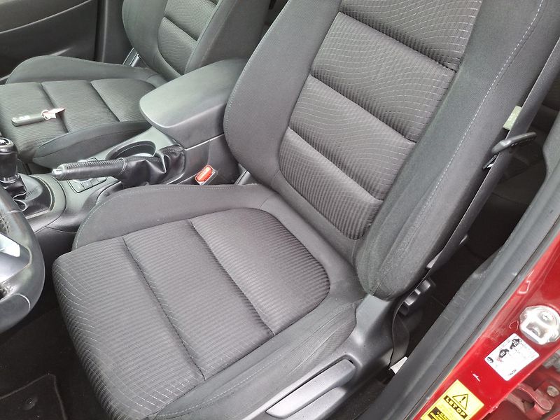 Mazda CX-5 2.0 121KW  Rezervace - fotka 23 z 36