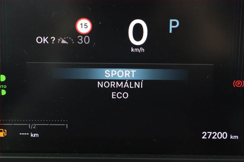 Citroën C4 (2025) 1.2 PureTech - fotka 13 z 17