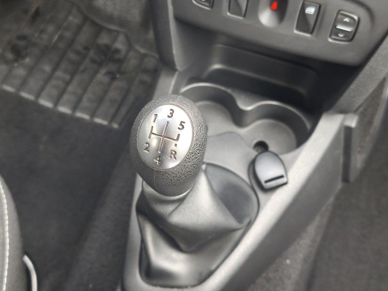 Dacia Logan 2017 ČR 0.9 TCe 66kW - fotka 13 z 30