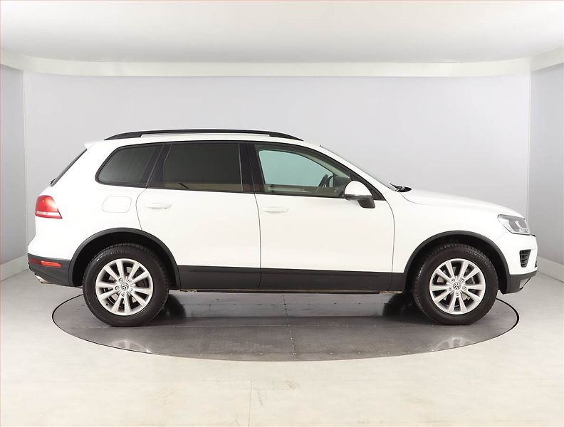 Volkswagen Touareg (2016) 3.0 TDI, 4X4, Automat - fotka 6 z 24