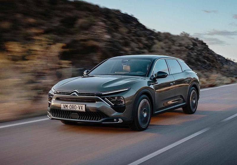 Velká část SUV jsou spíše stylová rodinná auta, než vozy do terénu