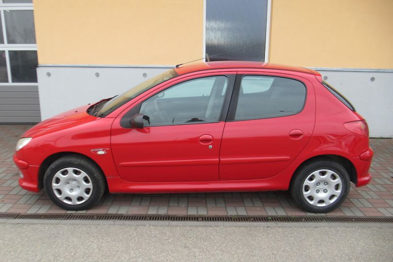 Peugeot 206 1.4i POJÍZDNÉ - NA OPRAVU - fotka 6 z 15