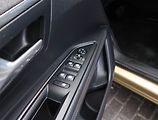 Peugeot 3008 (2017) Allure 1.6 THP, Automat - náhled 17