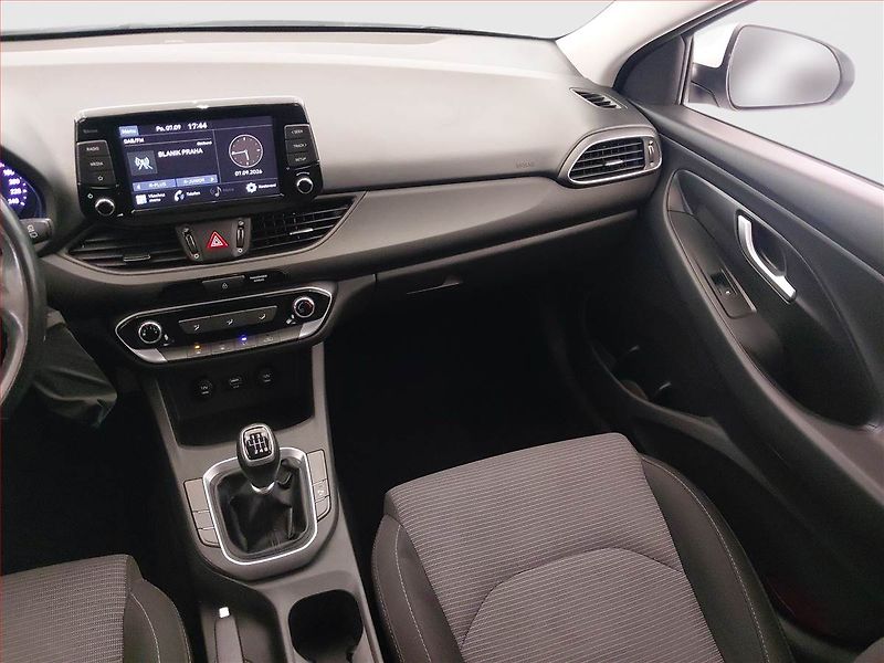 Hyundai i30 (2020) 1.6 CRDi, ČR,1.maj, Serv.kniha - fotka 8 z 17
