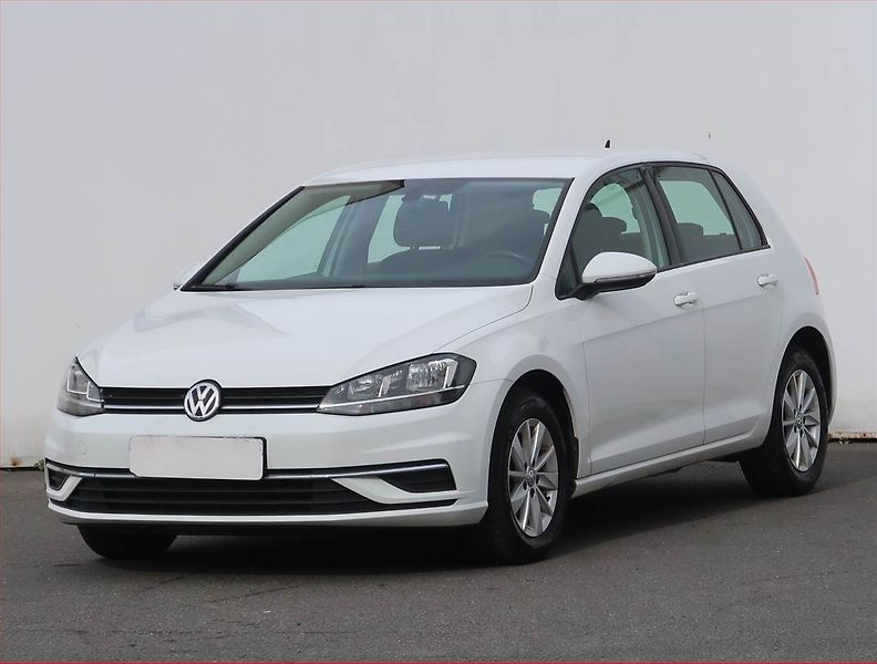 Volkswagen Golf (2018) Comfortline 1.4 TSI, Tempomat - fotka 2 z 17