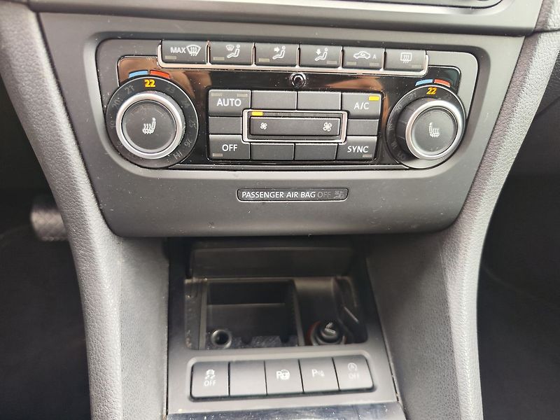 Volkswagen Golf 1.6 TDI/77kW Match DSG - fotka 20 z 30