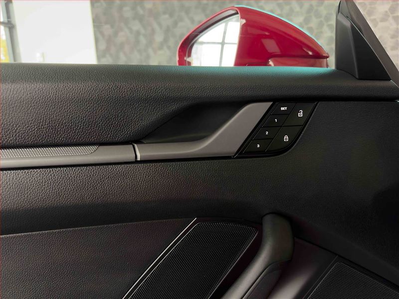Porsche 911 (2024) Carrera S - fotka 13 z 20