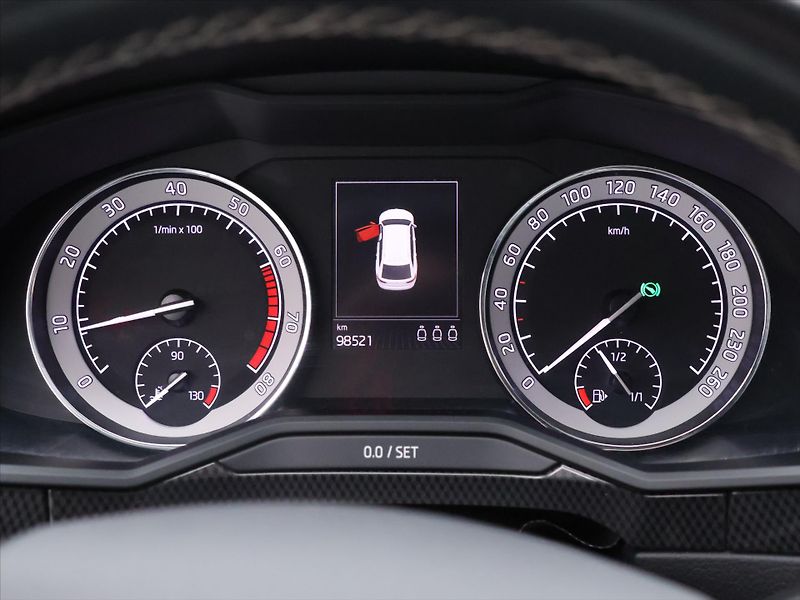 Škoda Superb 2,0 TSI 206kW 4x4 DSG Sportlin - fotka 13 z 26