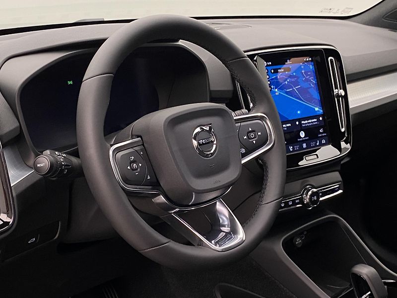Volvo XC40 (2026) B3 AUT DARK ULTRA  - fotka 4 z 61