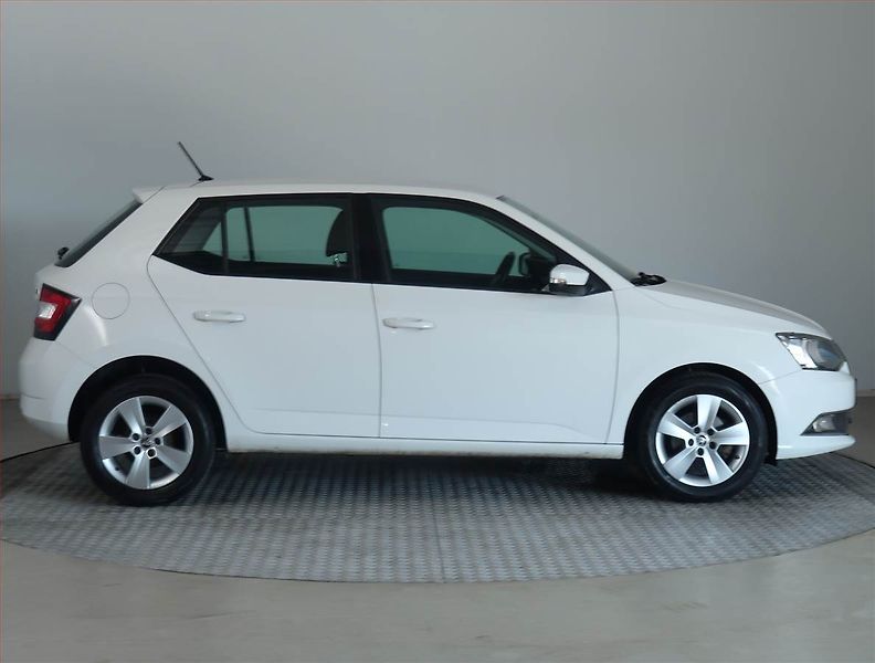 Škoda Fabia (2018) Ambition 1.0 - fotka 6 z 15