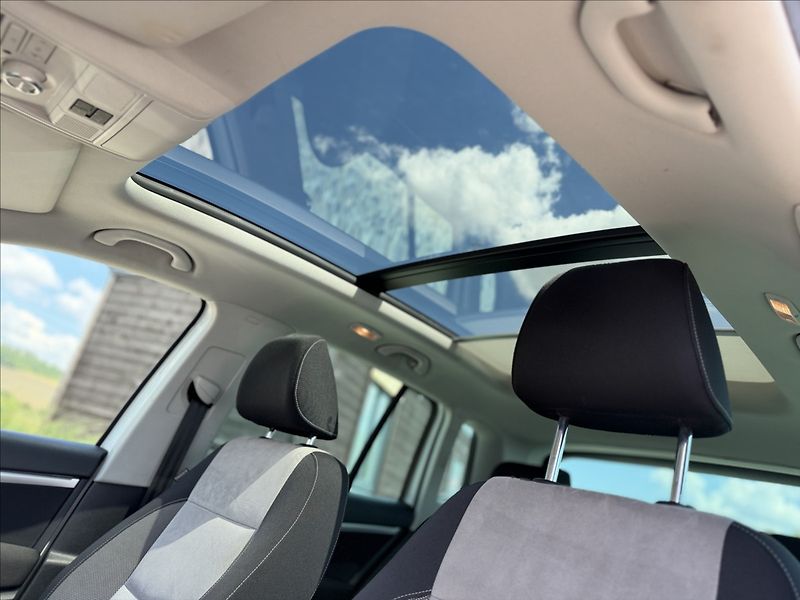 Volkswagen Tiguan 1,4 TSI PANORAMA, LED, BIXENON - fotka 13 z 36