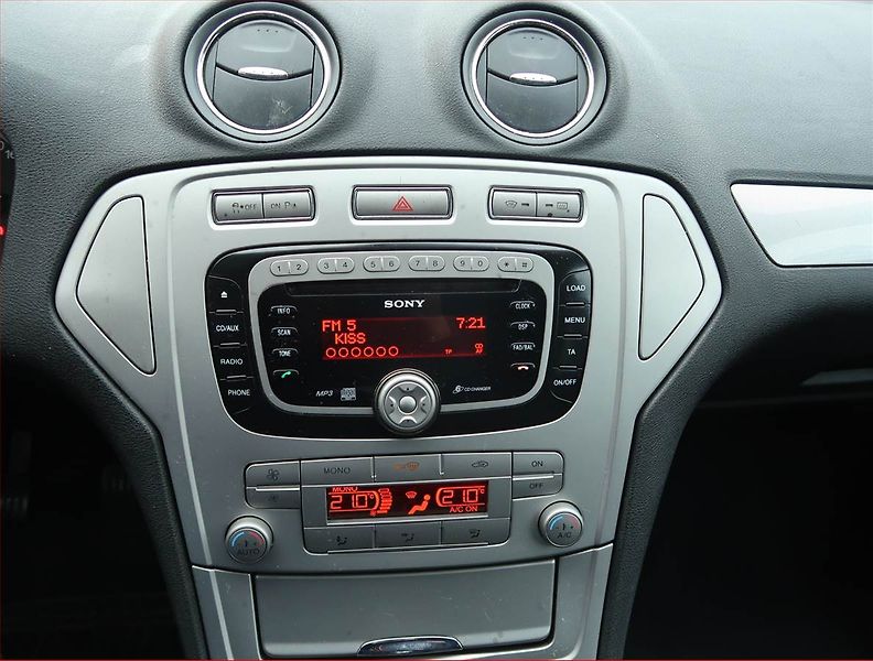 Ford Mondeo (2009) 2.0 16V, nová STK, Tažné - fotka 12 z 15