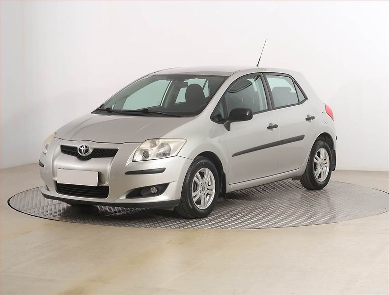 Toyota Auris (2009) 1.3 Dual VVT-i, Park. senzory - fotka 2 z 15