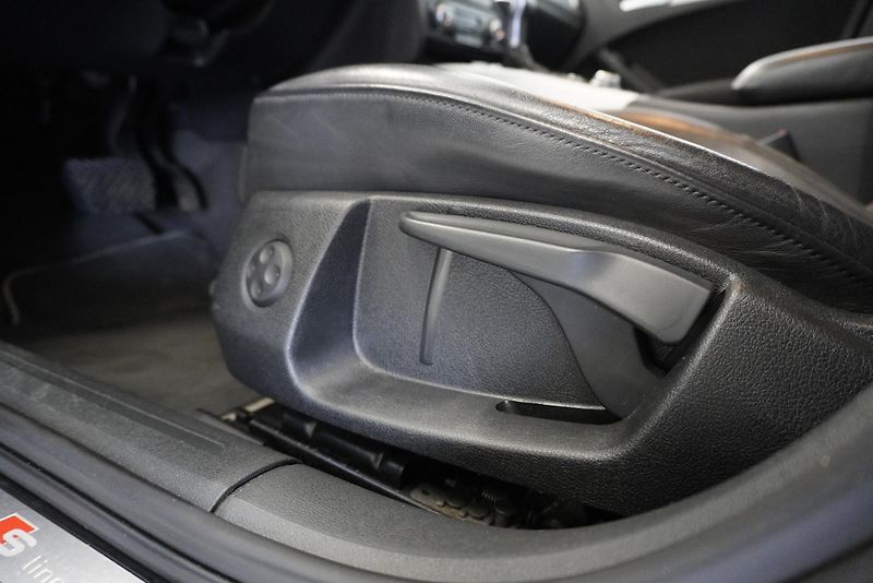 Audi A4 (2013) 2.0 TFSI 165kW QUATTRO STRONIC - fotka 12 z 34