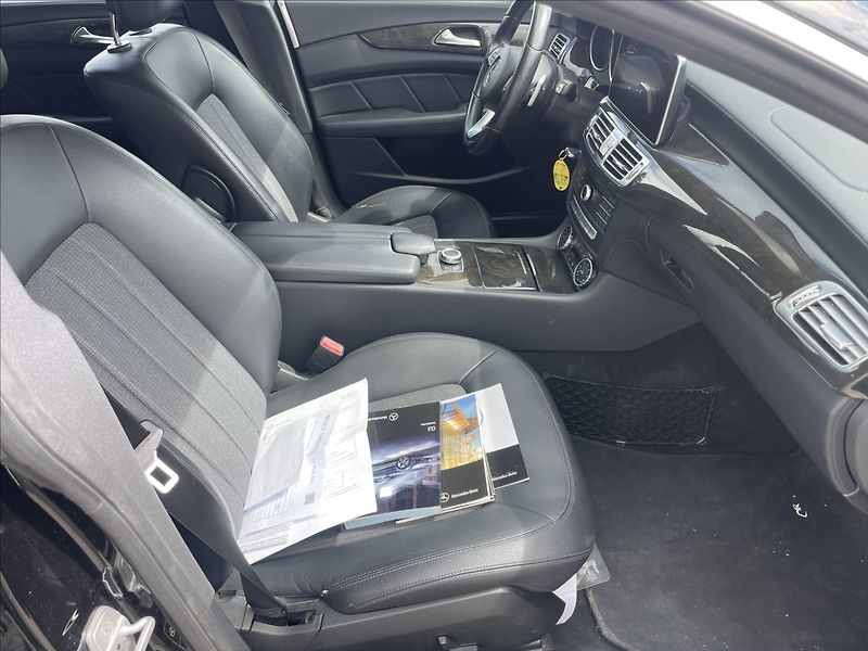 Mercedes-Benz CLS 2,2 250d 4-Matic 150kw GPS LED - fotka 14 z 35