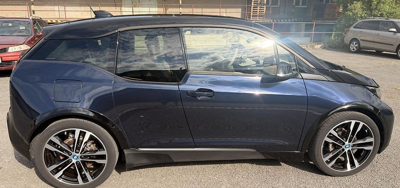 BMW i3 (2021) 120 Ah • 2021 • TOP výbava  - fotka 7 z 31