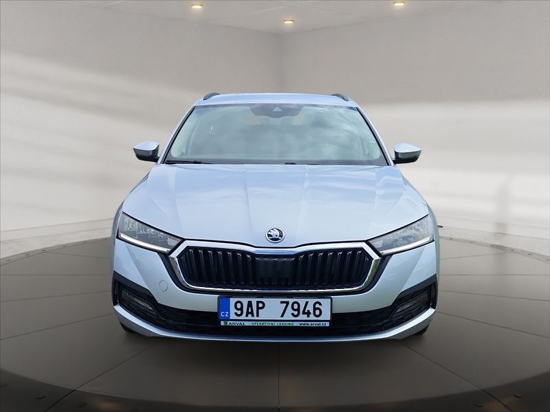 Škoda Octavia 2,0 TDI Ambition 4x4 DSG - fotka 3 z 11