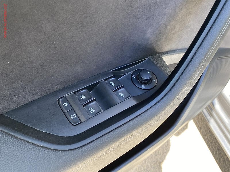 Škoda Superb (2021) 2.0TDi 4x4, ČR, SportLine - fotka 14 z 21