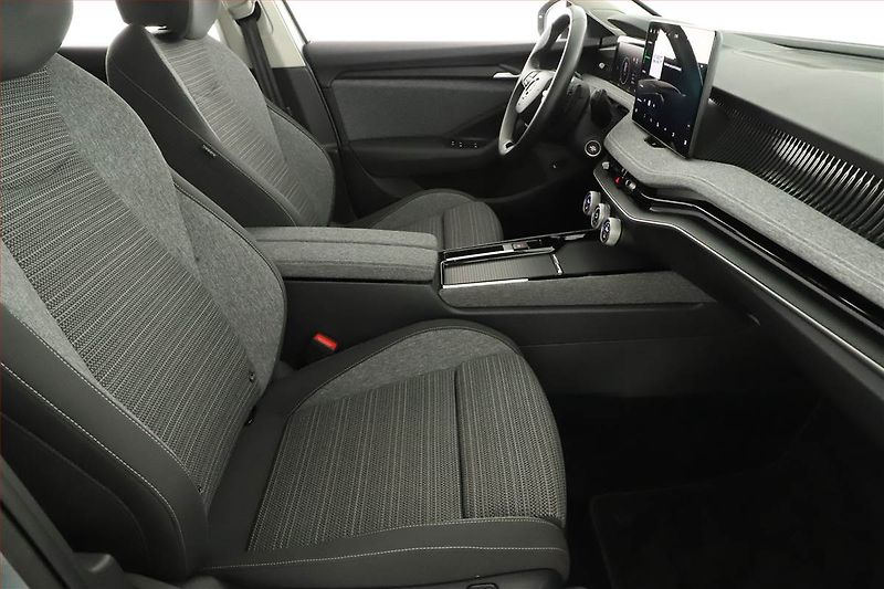 Škoda Superb (2024) 2.0 TDI, Selection, ACC, Tažné - fotka 7 z 22