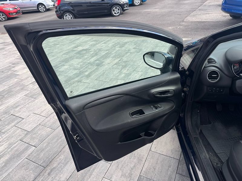 Fiat Punto (2015) 1.2i 51kW - fotka 9 z 29