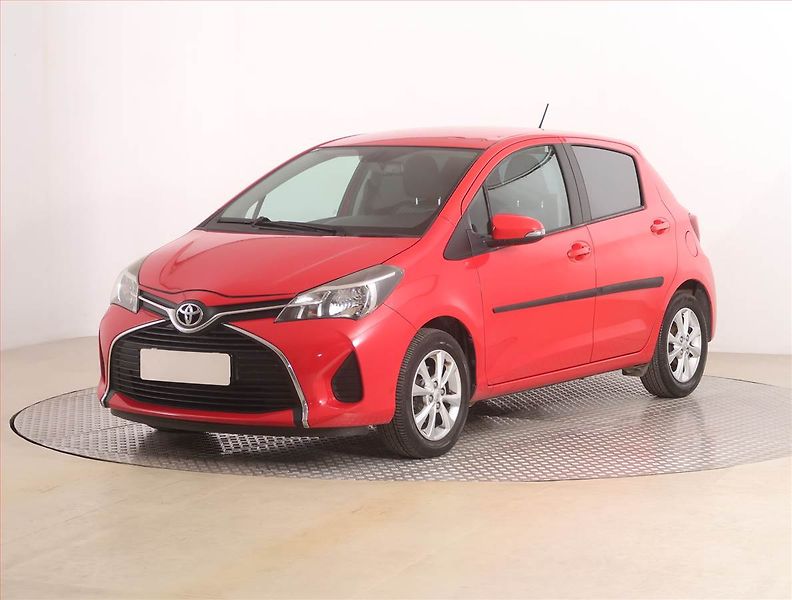 Toyota Yaris (2015) 1.33 Dual VVT-i, Serv.kniha - fotka 2 z 19