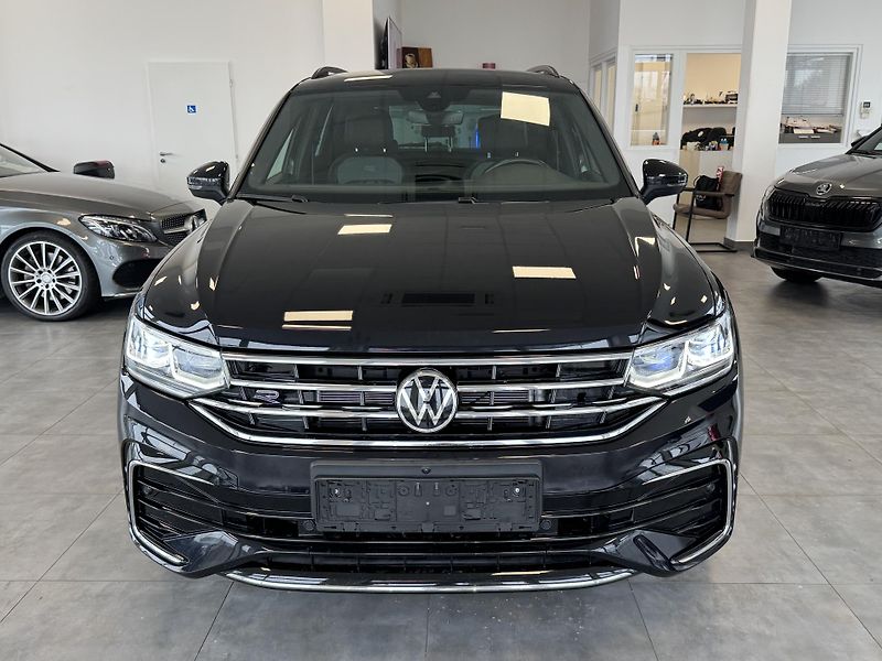 Volkswagen Tiguan (2021) 2,0TSi 4M R-LINE LED NAVI  - fotka 2 z 33