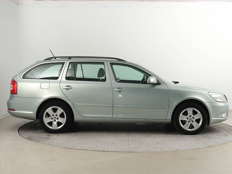 Škoda Octavia (2013) 1.6 TDI, po STK - fotka 6 z 15