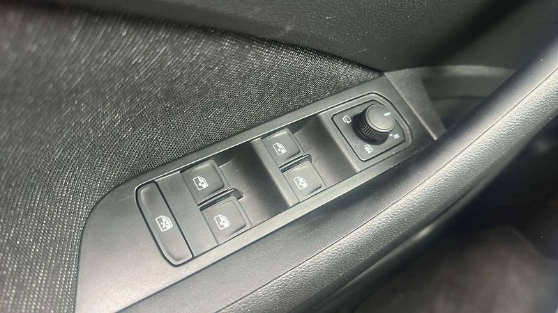Škoda Kamiq Top Selection 1,0TSI 85kW MT6/ - fotka 18 z 25