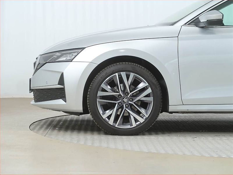 Škoda Octavia (2025) 2.0 TDI, Top Selection - fotka 15 z 22