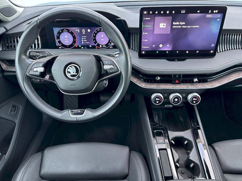 Škoda Superb (2024) 2.0 TDI 110kW DSG L&K - fotka 8 z 35
