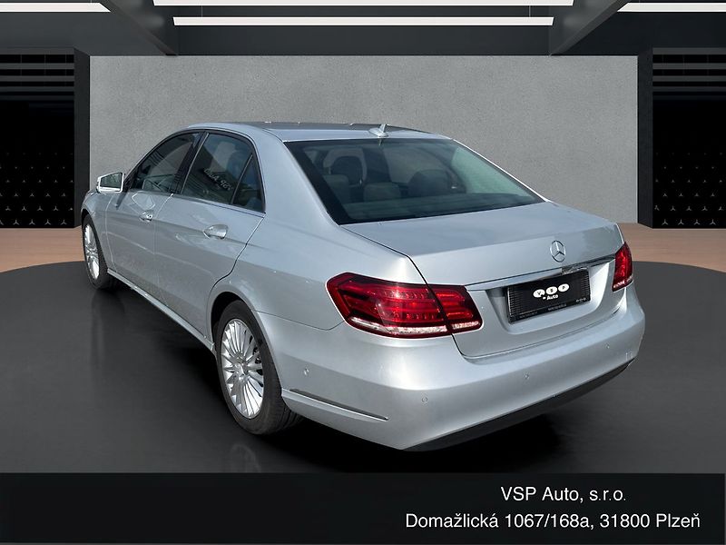 Mercedes-Benz Třídy E 350 BlueTec 4MATIC - fotka 3 z 19