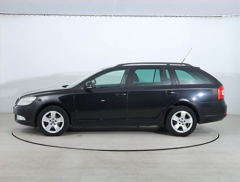 Škoda Octavia (2010) 1.6 TDI, Serv.kniha - fotka 3 z 18