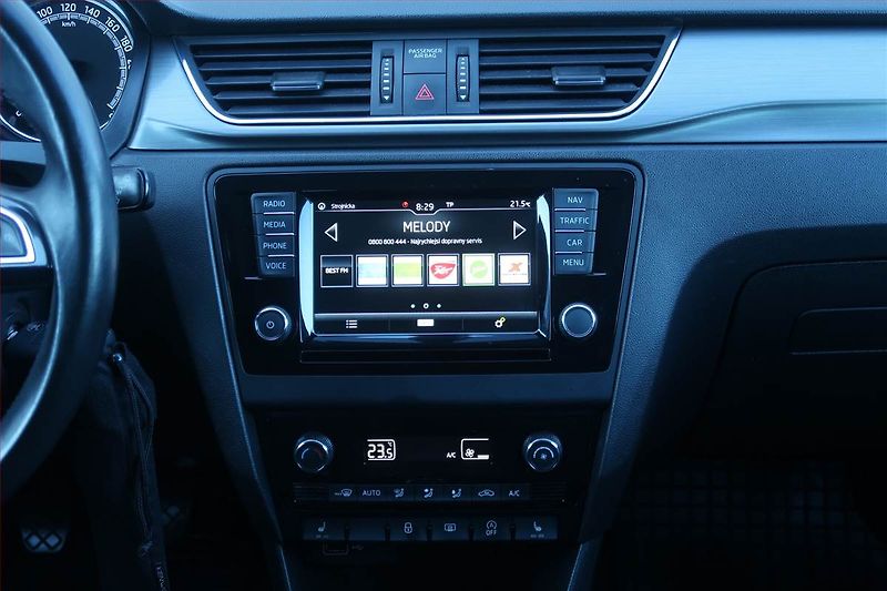 Škoda Rapid (2018) 1.0 TSI, Navi, Tempomat - fotka 12 z 23