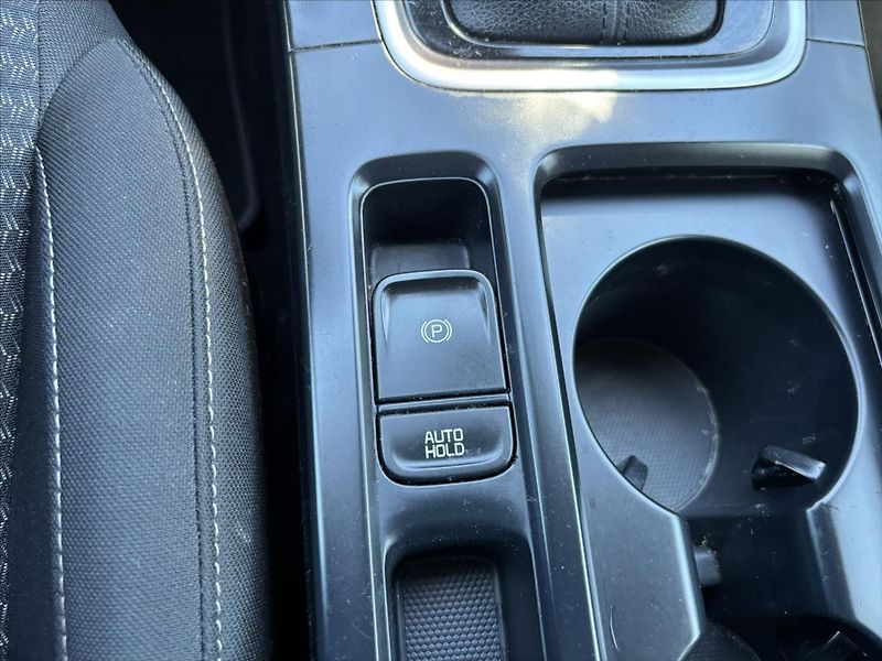 Kia Ceed 1,5 TGDi 118kW AT TOP NAVI - fotka 31 z 44
