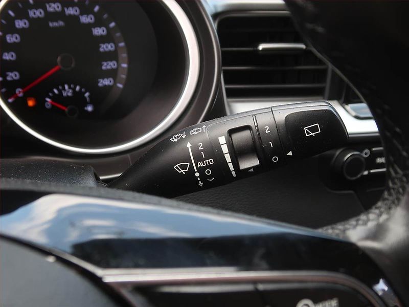 Kia Ceed (2018) Gold 1.4 T-GDI, Serv.kniha - fotka 15 z 15
