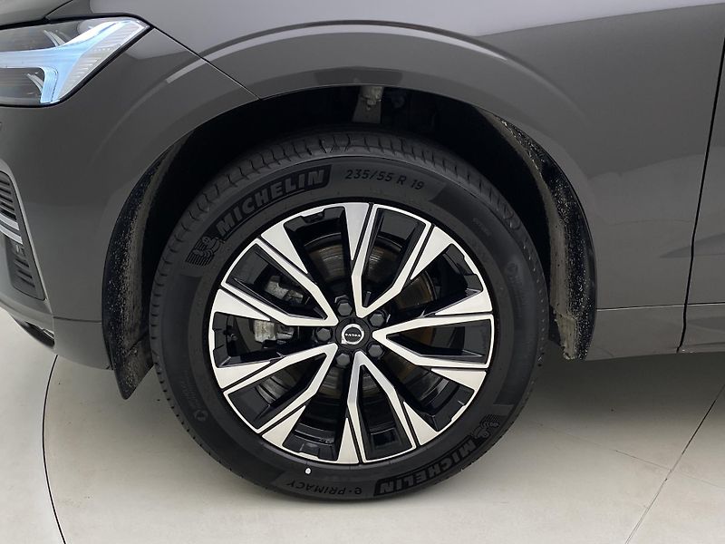 Volvo XC60 B5 AWD CORE AUT REZERVACE - fotka 35 z 52