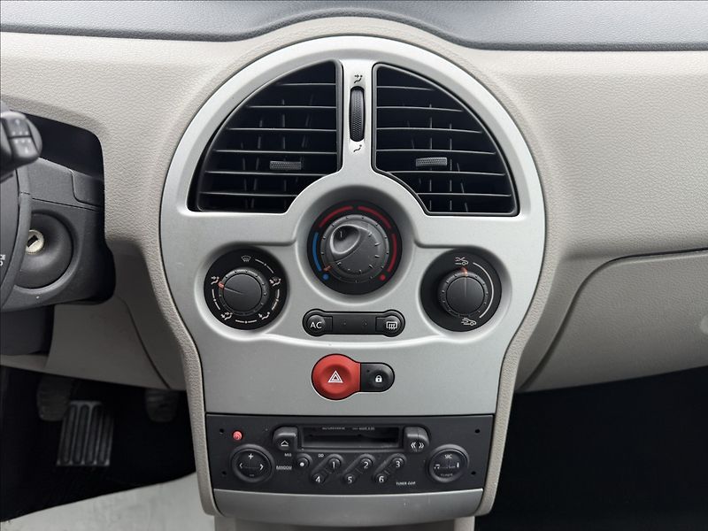 Renault Modus 1.6 Dynamique - fotka 4 z 11