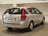 Kia Ceed (2010) 1.6 CRDI, 2.maj,ČR, AC, temp. - náhled 6
