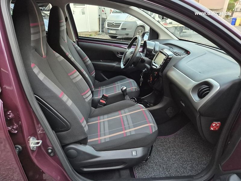 Peugeot 108 (2015) 1.0VTi 51KW Active Klimatronik - fotka 38 z 54